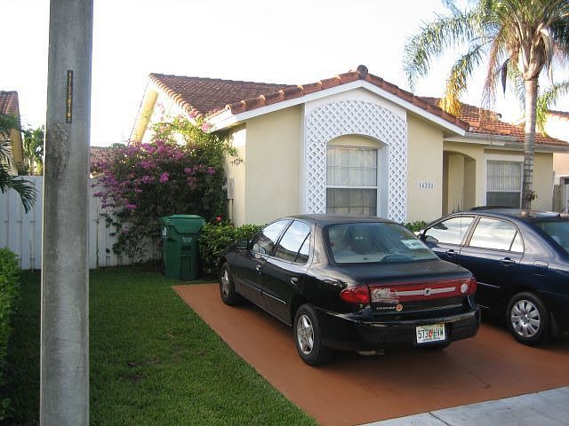 2nd image of 14208 SW 23rd St