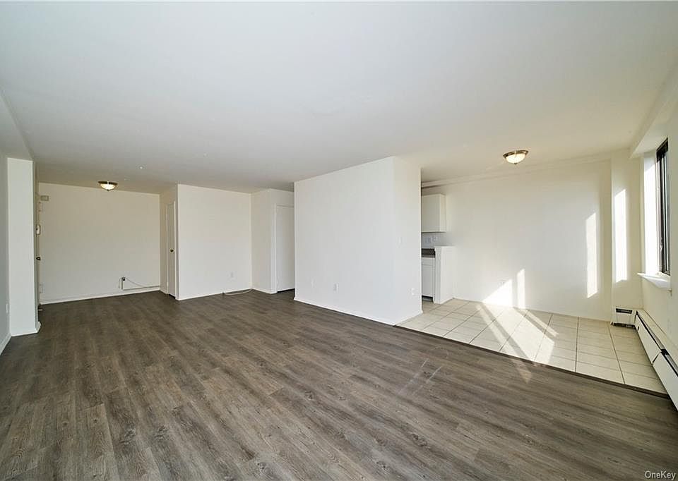 1st image of 9 Lake St #12D