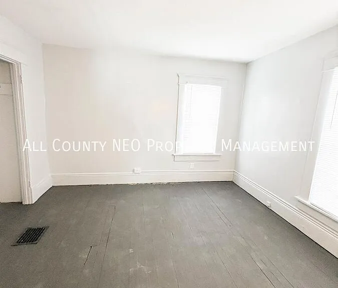 911 Fulton Rd NW #2 — Photo 4