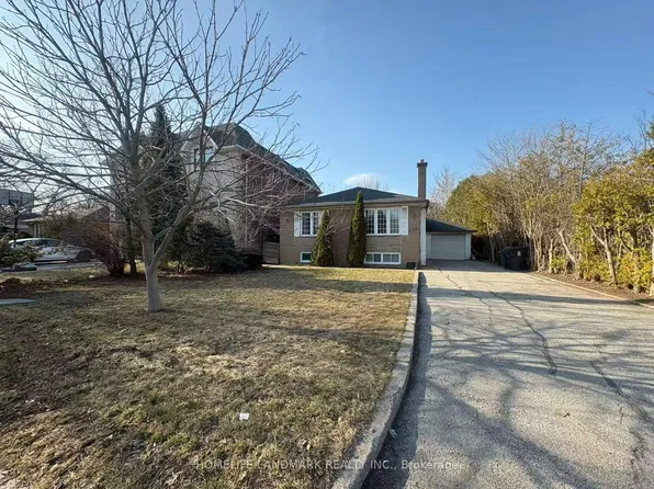 256 Patricia Ave, Toronto, ON M2M 1J8