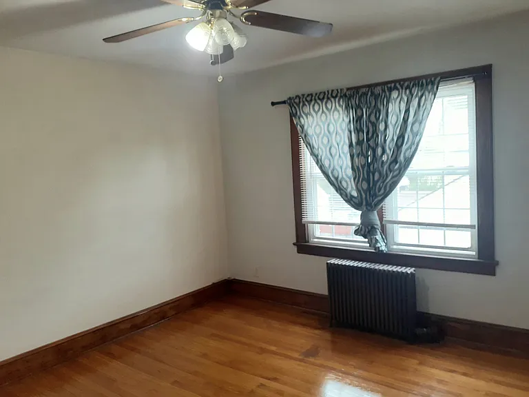 bedroom 2
ceiling fan