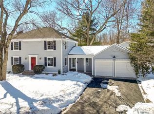26 Tiffany Cir, Barrington, RI 02806