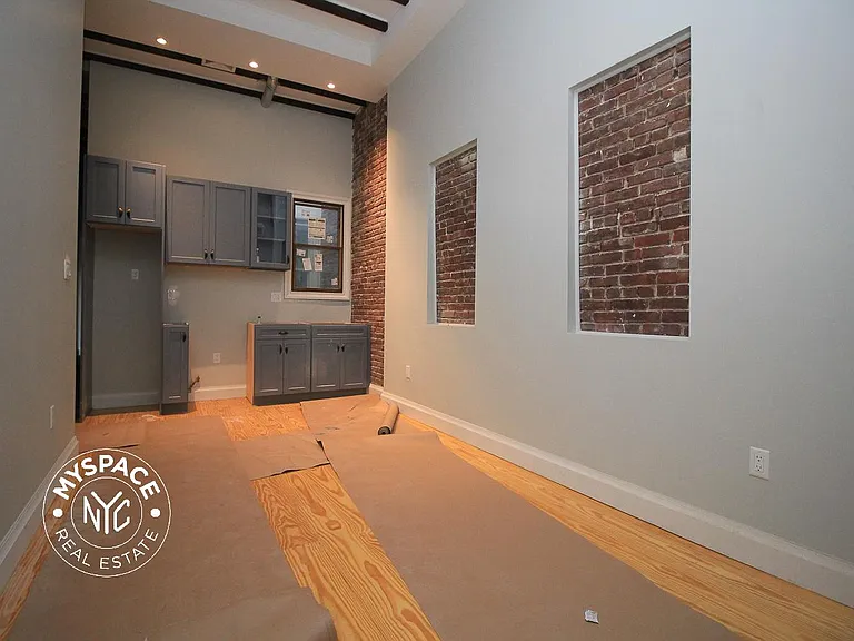 129 Putnam Ave #3R — Photo 1