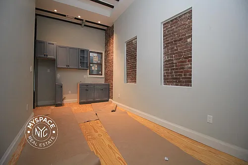 129 Putnam Ave #3R Photo 1