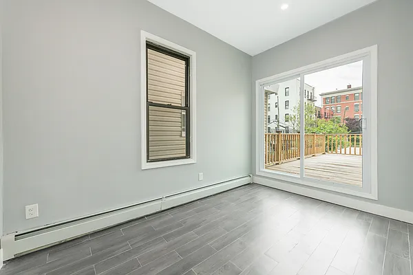 Rented by Modern Spaces | media 18