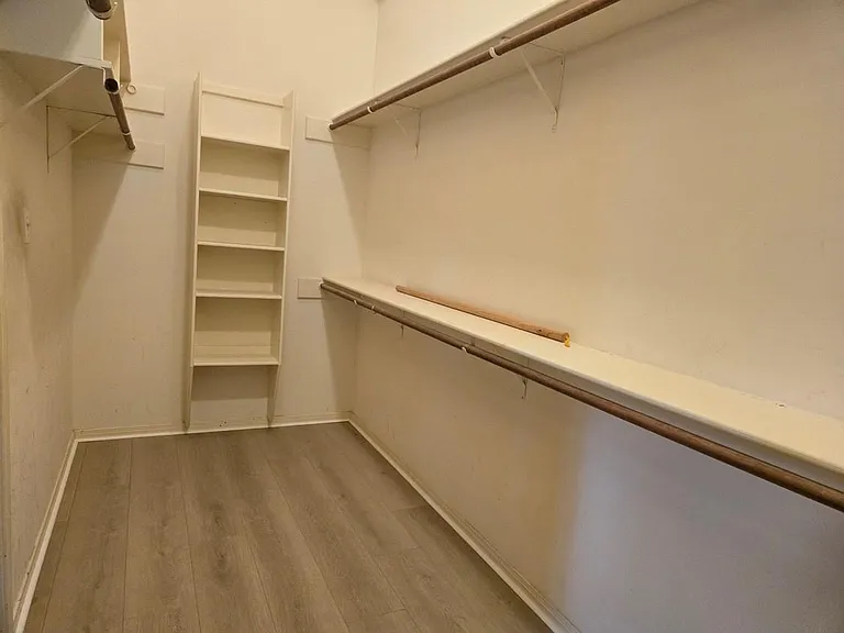 120 Hiwon Dr — Photo 22