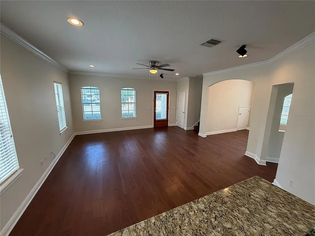 Building Photo - 3400 Golfview Blvd #A