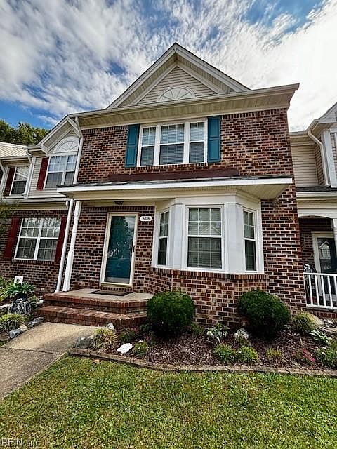 1st image of 606 S Lake Cir