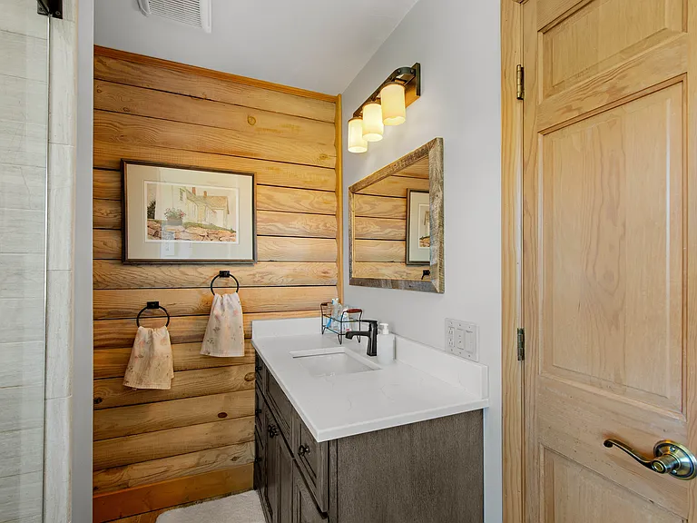 290 Washington Ave — Photo 12