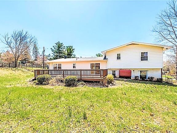 3rd image of 11802 Wendy Ct