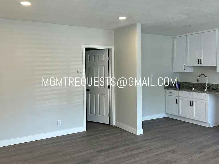 238 W Wilson Ave #6 — Photo 3