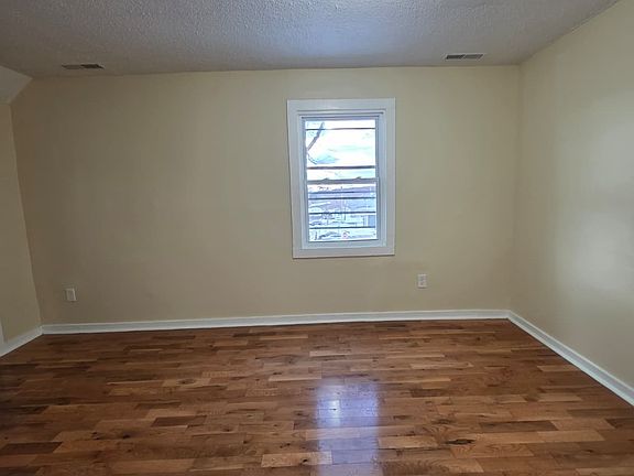 5th image of 564 Howard Ave #L3