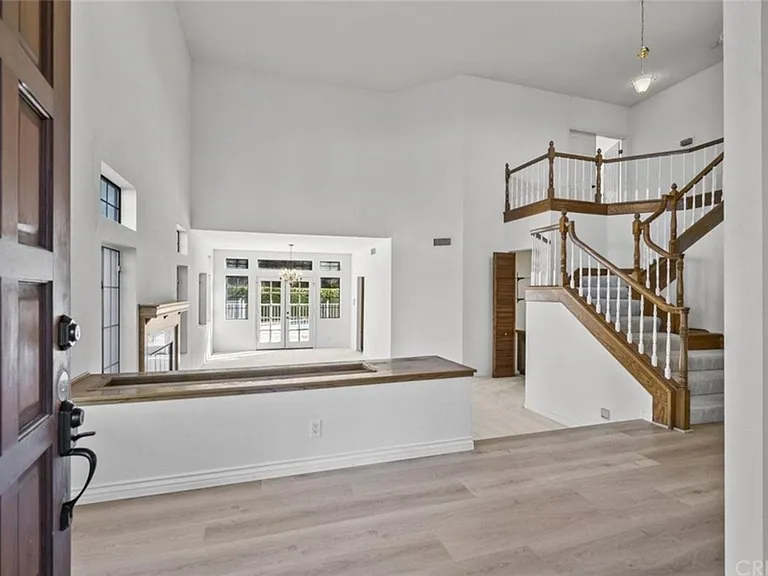 1056 Hooper Dr — Photo 8