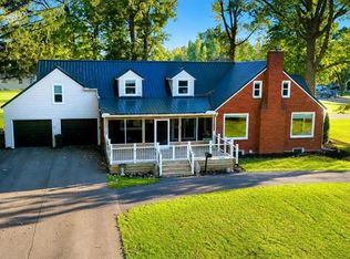 805 Maplewood St, Willard, OH 44890