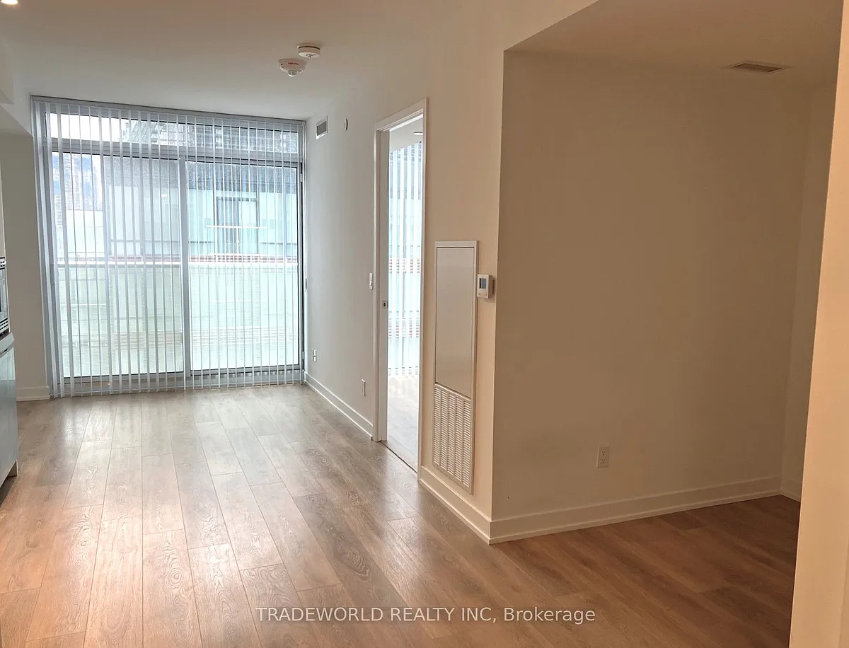 Building Photo - 501 Yonge St #2403