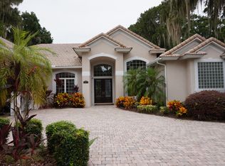 815 Lake Shore Dr, Leesburg, FL 34748