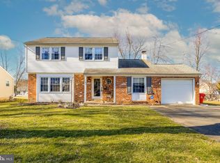 1152 Dixon Rd, Warminster, PA 18974