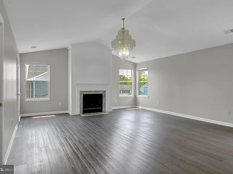 15704 Beau Ridge Dr — Photo 32