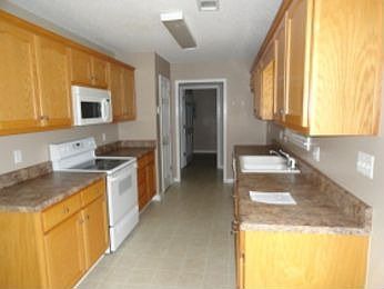 3rd image of 15523 Brookstone Dr