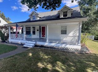 2937 30th St, Rock Island, IL 61201