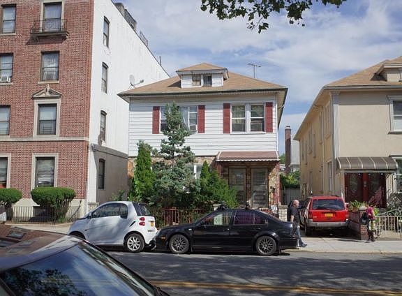 5th image of 8655 20th Ave