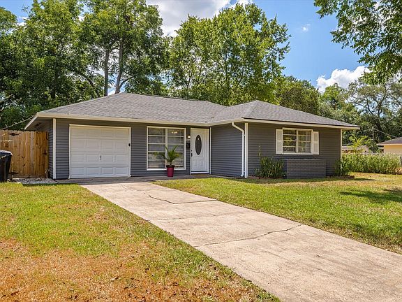 2nd image of 9802 Carmalee St
