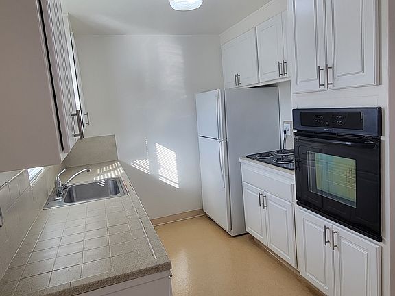 3rd image of 243 Chumalia St APT 5