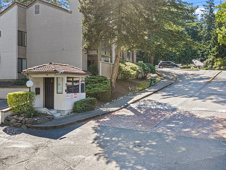 10508 NE 32nd Pl #G102 — Photo 19