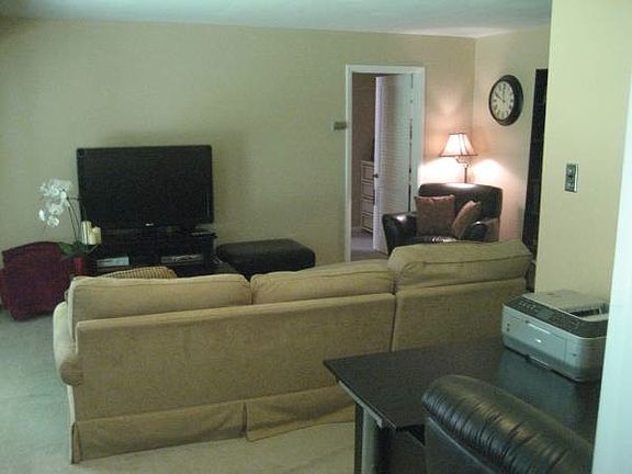 2nd image of 10618 Kenilworth Ave
