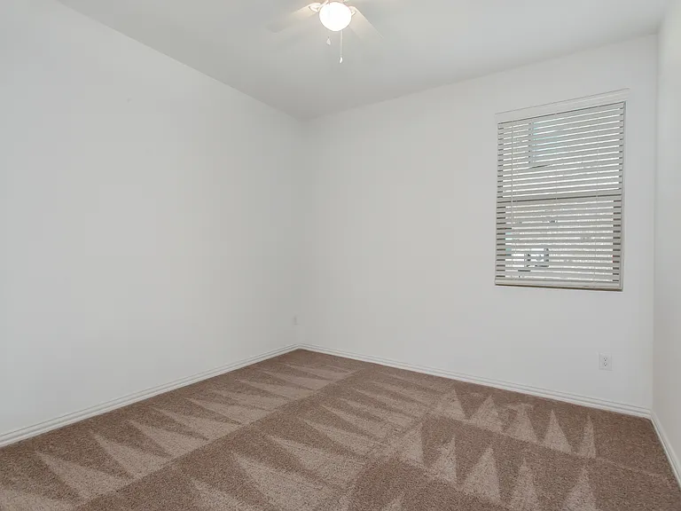 2157 Clarion Ln — Photo 5