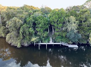 15101 W River Rd, Inglis, FL 34449