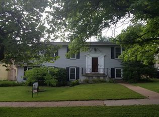 1011 Parkfield Ter, Manchester, MO 63021