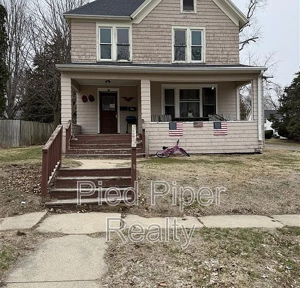 534 1/2 E Wyandotte St — Photo 1