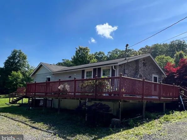 283 Brooklyns Way, Great Cacapon, WV 25422