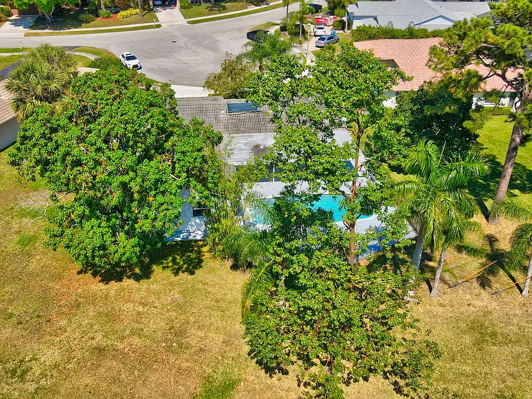 2334 NW Timbercreek Cir — Photo 46