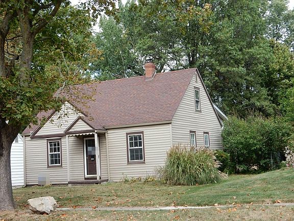 3rd image of 1347 Eastwood Ave