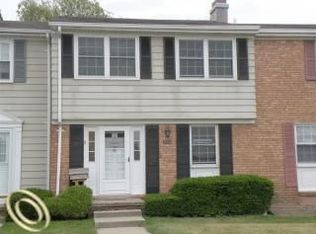 19366 Malvern Ct, Northville, MI 48167