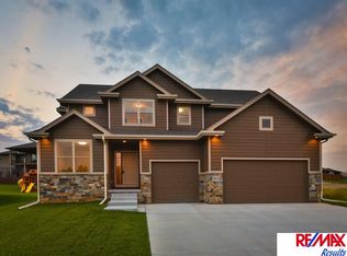 8814 N 169th St, Bennington, NE 68007
