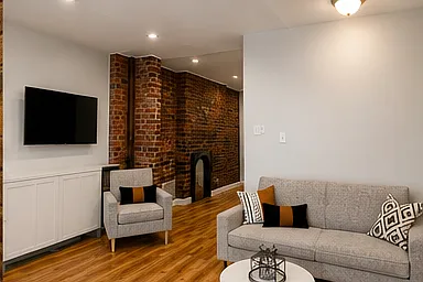 1100 W Clay St #A — Photo 3