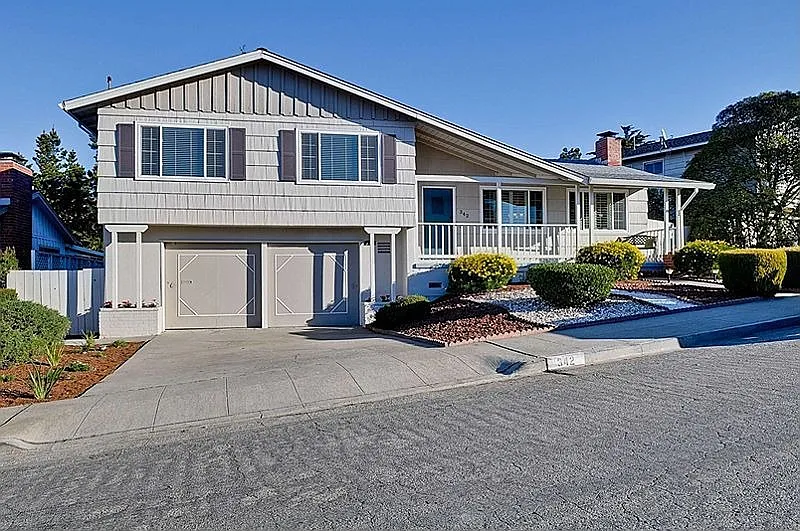 342 Rishell Dr photo 1