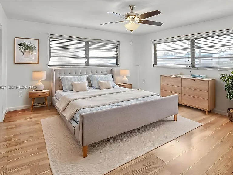 180 NE 12th Ave #18 — Photo 3