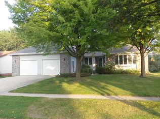 1009 Parkway Blvd, Brookings, SD 57006