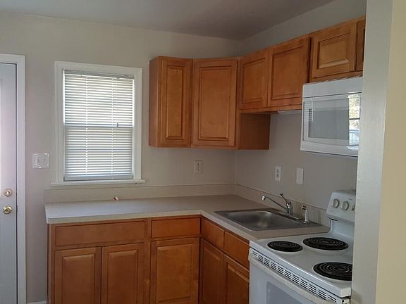 4th image of 3320 Pleasant Ave