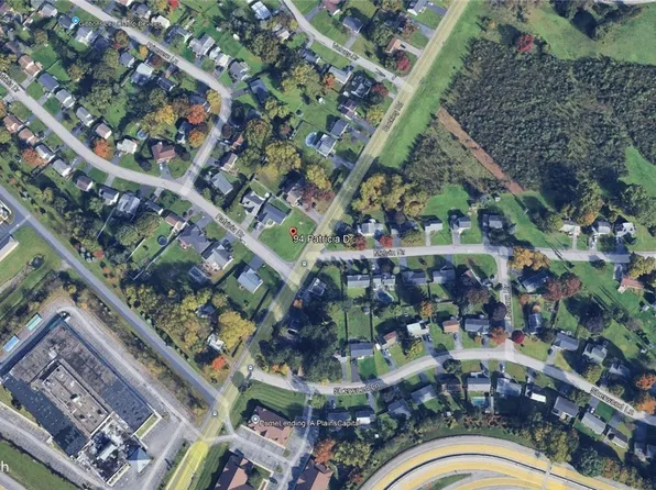 94 Patricia Dr #15, Syracuse, NY 13212