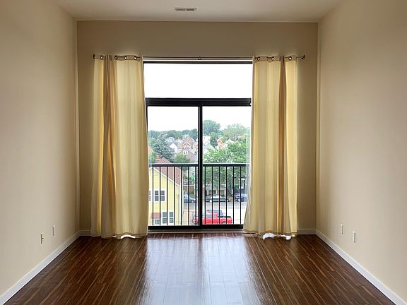 2nd image of 1518 119th St Unit 301