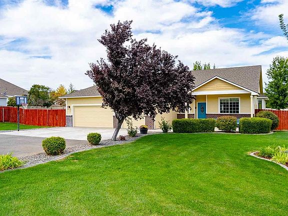 3rd image of 97608 E Brooklyn Dr