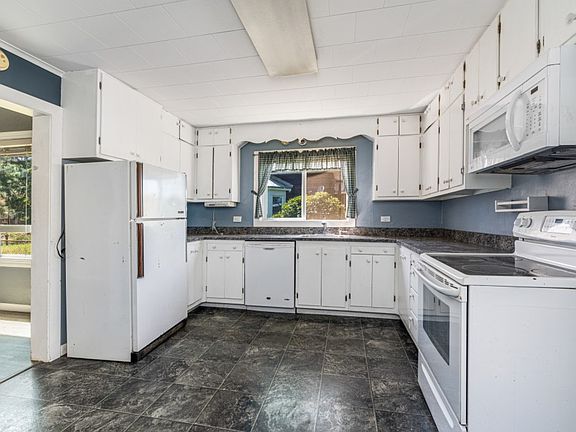 4th image of 211 Cowlitz St