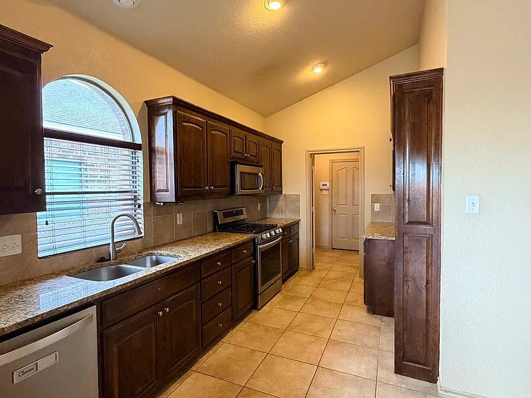 5408 Grayson Ridge Dr — Photo 6