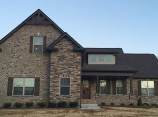 102 Renee Ct, Cottontown, TN 37048