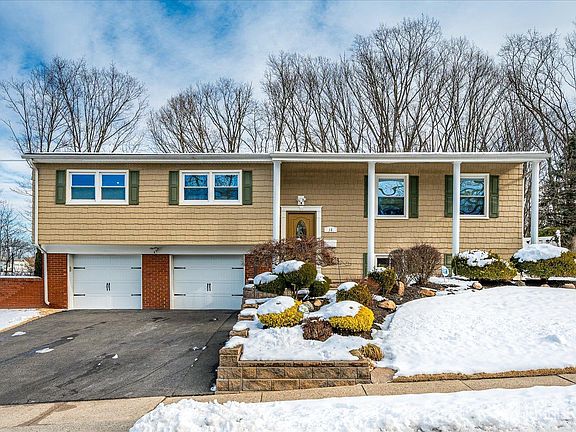 3rd image of 16 Peake Rd